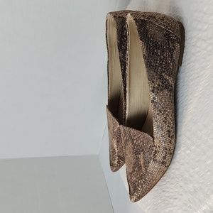 Essex Lane El-Aleanor Women's Pointed Textile Faux Snake Skin Flats Size 10